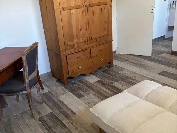 🏠 Appartement meublé 59 m² à louer en bas de maison - Saint-Hilaire-de-Brethmas