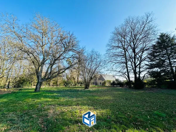 Terrain viabilisé constructible 894m2 - Proche toutes commodit?