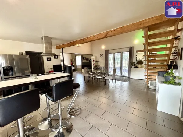 Maison 5 pièces 157 m²