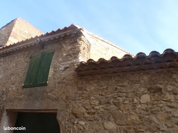 Vends remise agricole avec patio dans village