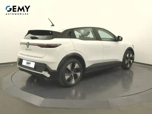 Renault Megane e-tech ev60 220 ch super charge — photo 33