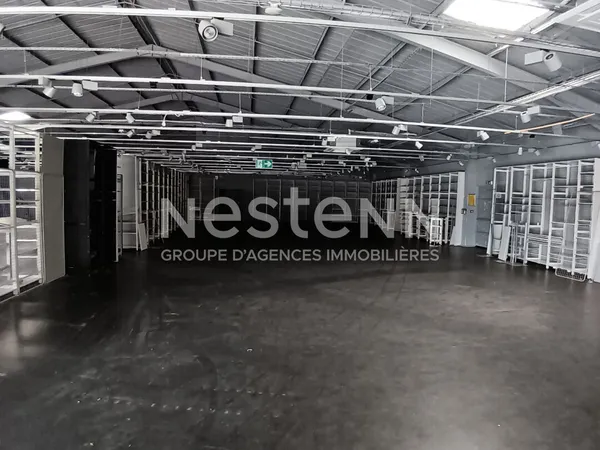A vendre murs local commercial Vannes 740 m2