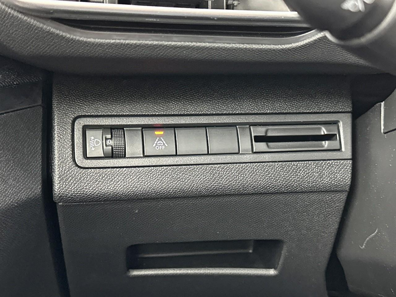 Peugeot 3008 bluehdi 130ch s&s eat8 allure pack — photo 17