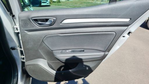 Renault Megane 1.5 Blue dCi 115 EDC6 - Intens – 2020 – 91808 km – Diesel – Boîte Automatique — photo 24