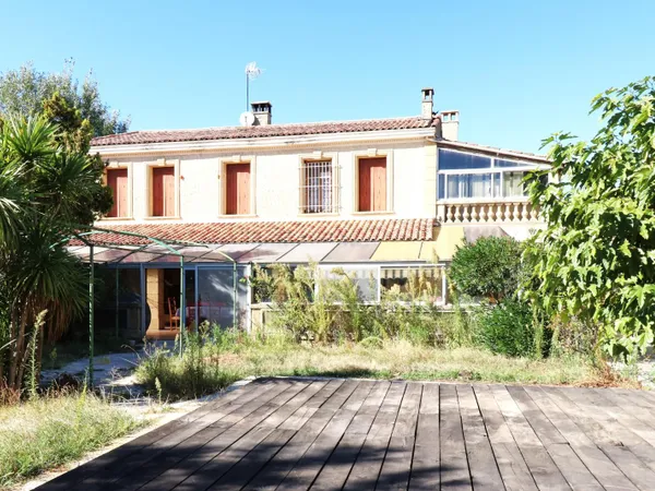 Sénas, maison 215m² sur terrain de 1450m²