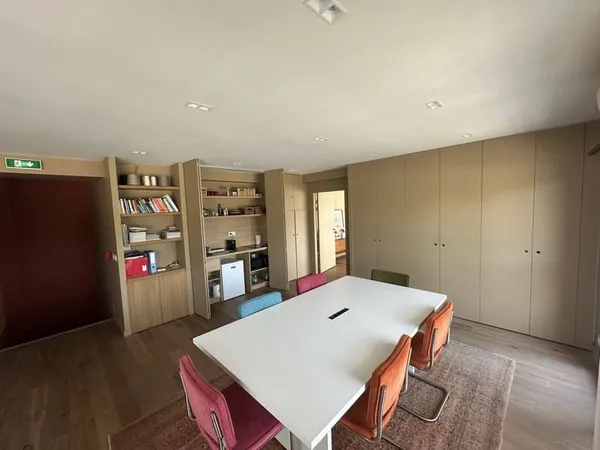 Bureaux 92 m²