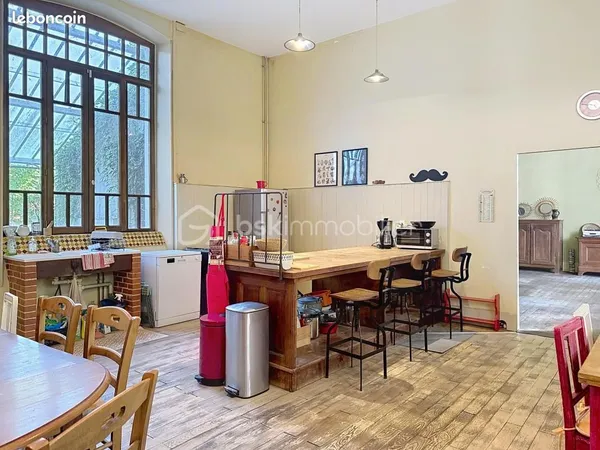 Maison 12 pièces 300 m²