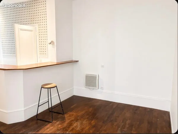 Appartement 2 pièces 17ème