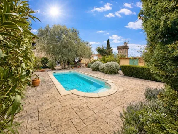 Maison 8 pièces 326 m²