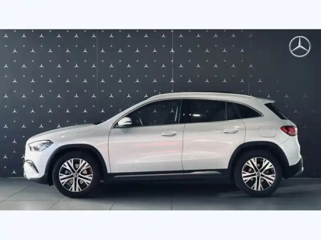Mercedes Gla 200 progressive line — photo 3