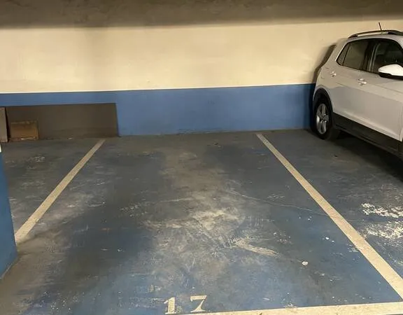 Garage/Parking