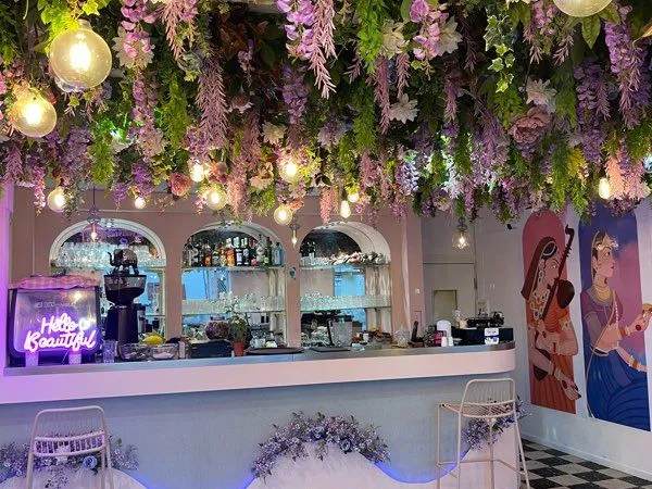 Restaurant traditionnel indien , avec logement T3 , Belle opportunité clé en main