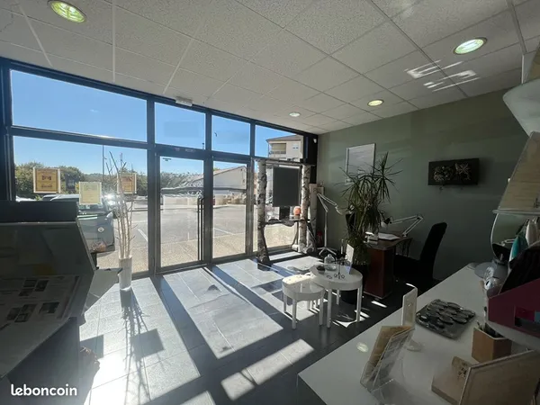 Local commercial 48 m² SAINT JUST CHALEYSSIN
