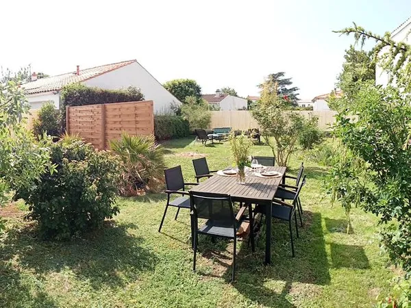 595 m² de terrain - 155 m² habitables - 4 chambres - Vie à Vélo