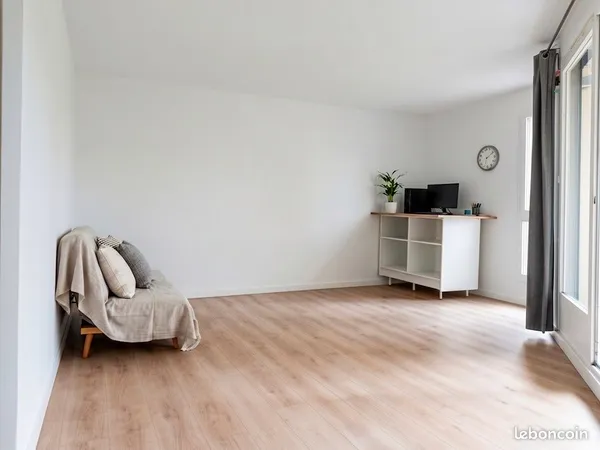 Grand Studio meublé 38m² - Moulin à Vent / Limite Lyon 8e