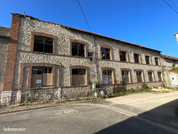 Vente immeuble Mehun-sur-Yèvre (18500) 4000m²