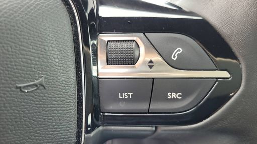 Peugeot 5008 1.2 PureTech 130 EAT8 - Allure Pack – 2023 – 27094 km – Essence – Boîte Automatique — photo 16