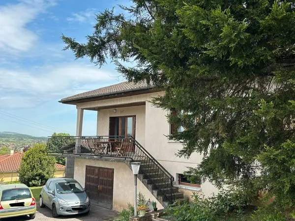 Maison 5 pièces, 120m2, Éveux