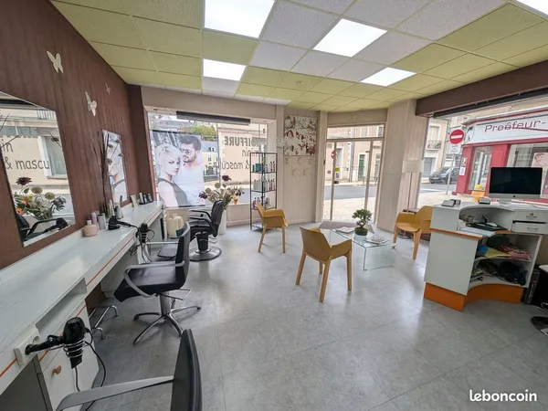 Local commercial 42 m² SEGRE EN ANJOU BLEU