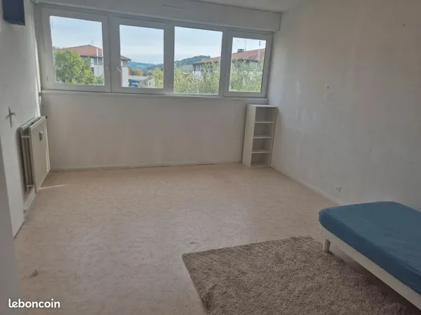 Appartement a louer T1 30 m² - Parking, cave, ascenseur - La Ponétie