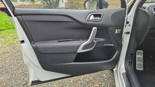 DS DS4 2.0 BLueHDI 180 EAT8 - Sport Chic – 2017 – 156960 km – Diesel – Boîte Automatique — photo 19