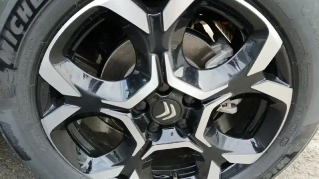 Citroën C5 Aircross hybride rechargeable 225 e-eat8 — photo 12