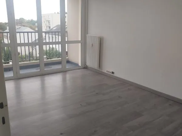 Studio avec balcon