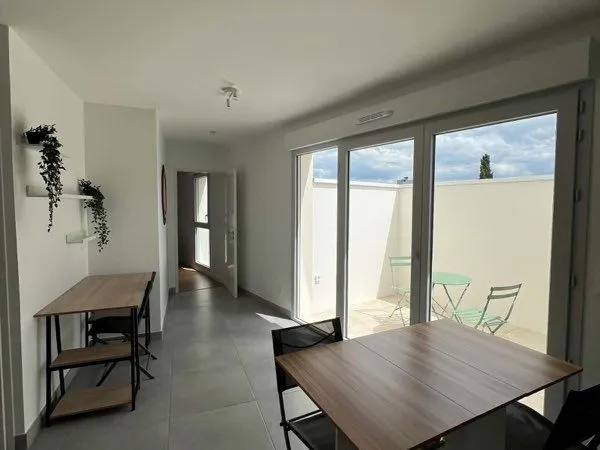 à louer t2 avec balcon et place de parking
