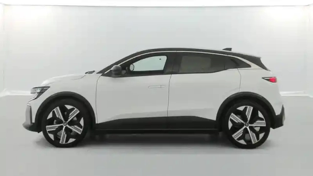 Renault Megane e-tech 220 ch autonomie confort gsr2 — photo 34
