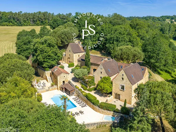 Hameau en pierre de caractère du XVI siècle - Visite virtuelle