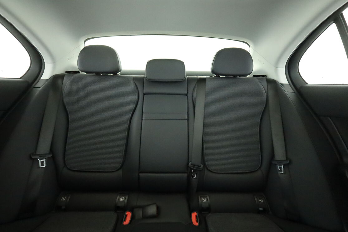 Mercedes-Benz Classe C 220 d Avantgarde Line 9G-Tronic — photo 14