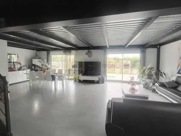 CHÂTEAUROUX - LOFT D'EXCEPTION AVEC HANGAR XXL