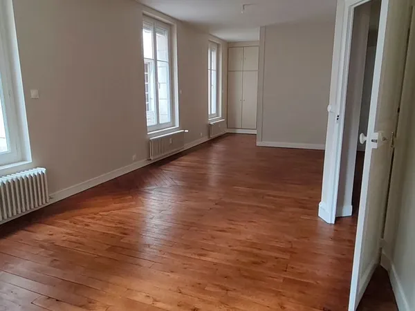 Amboise Appartement T4 plein centre ville