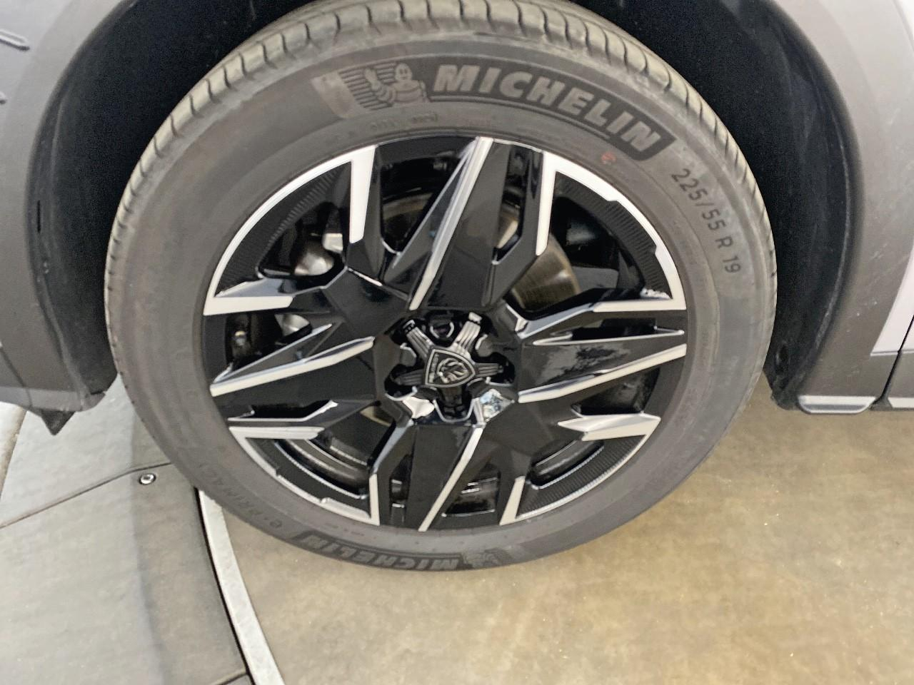 Peugeot 5008 hybrid 145 ch e-dcs6 gt — photo 11