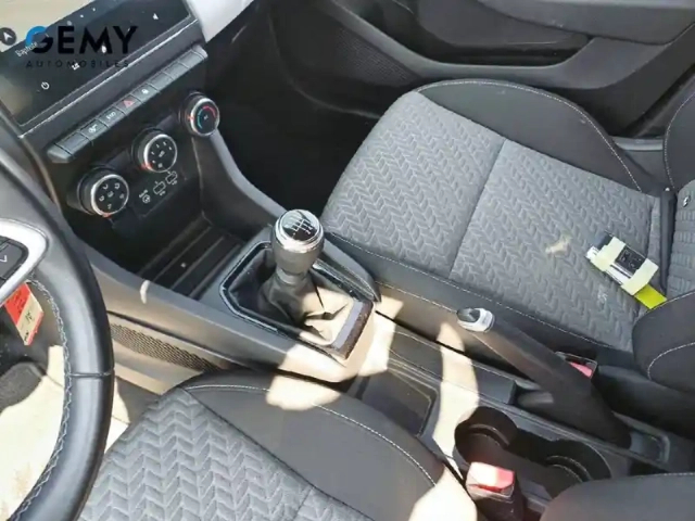 Renault Clio blue dci 100 — photo 24