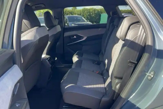 Peugeot 5008 plug-in hybrid 225 ch e-dcs7 — photo 11