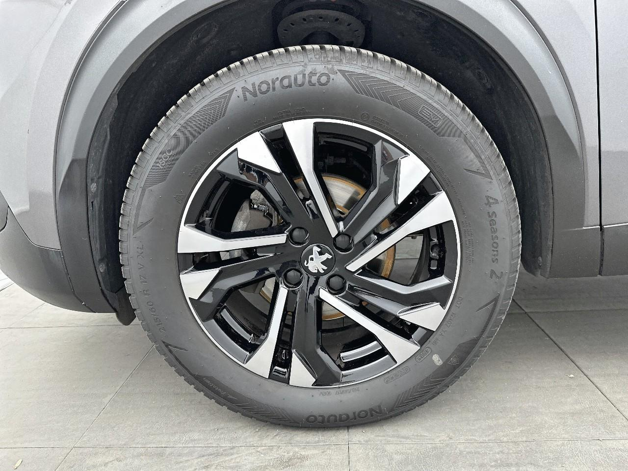 Peugeot 2008 puretech 130 s&s eat8 allure pack — photo 14