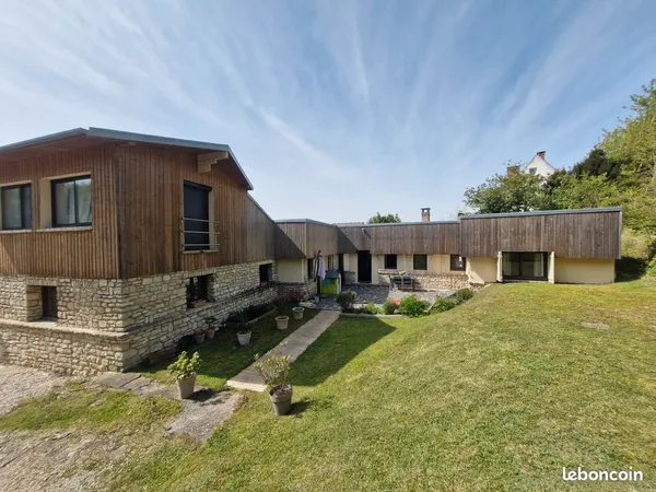 Maison de charme de 200 m² avec vue imprenable sur la vallée - Maule