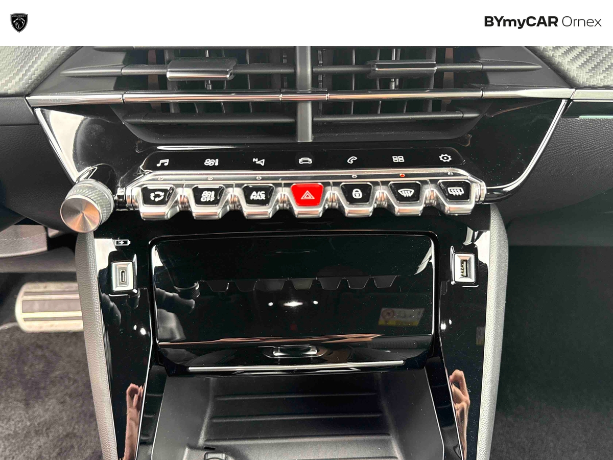 Peugeot 208 PureTech 100 S&amp;S EAT8 — photo 29