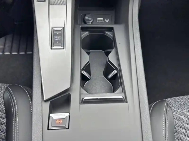 Peugeot 308 sw hybrid 145 e-dcs6 — photo 34