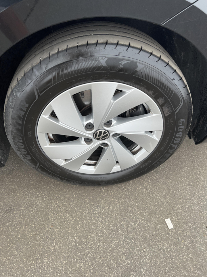 Volkswagen Passat — photo 34