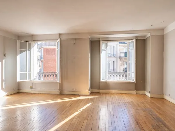 SAINT-MANDÉ - QUARTIER DAUMESNIL - 3 PIÈCES 81,40 m² À RÉNOVER