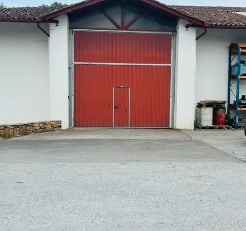 A LOUER- Entrepôt divisible de 50 à 350 m2