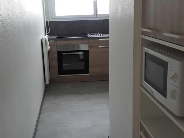 APPARTEMENT T2 MEUBLE 48 M2 étage 5 LA ROSERAIE