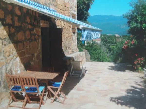 Maison de 64m2 à louer sur Cognocoli-Monticchi