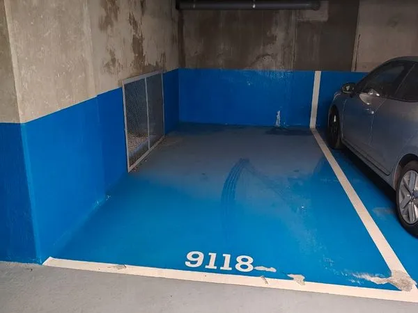Place de parking couverte sécurisée
