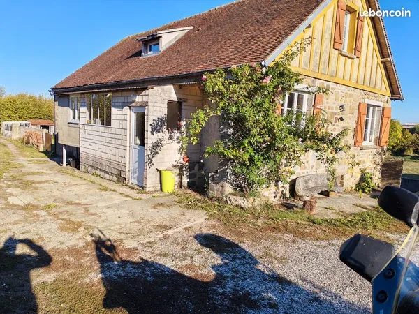 Maison en pierre avec terrain 2200 m2