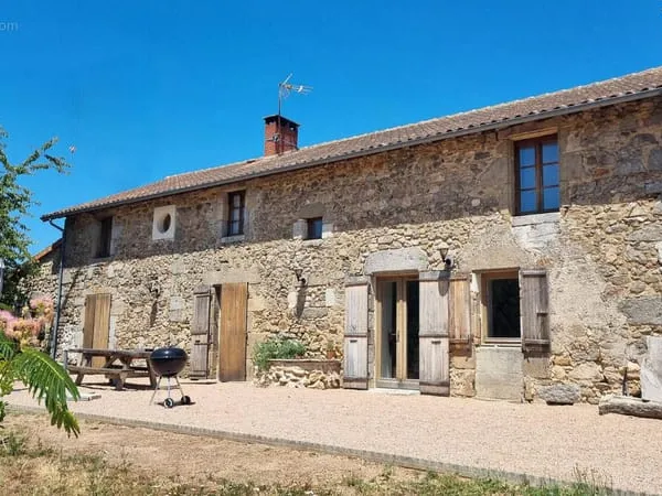Maison de campagne rénovée de 221m²
