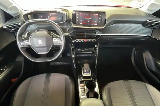 Peugeot 208 puretech 100 s&amp;s eat8 — photo 16