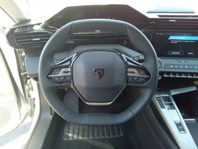 Peugeot 308 sw hybrid 145 e-dcs6 — photo 9